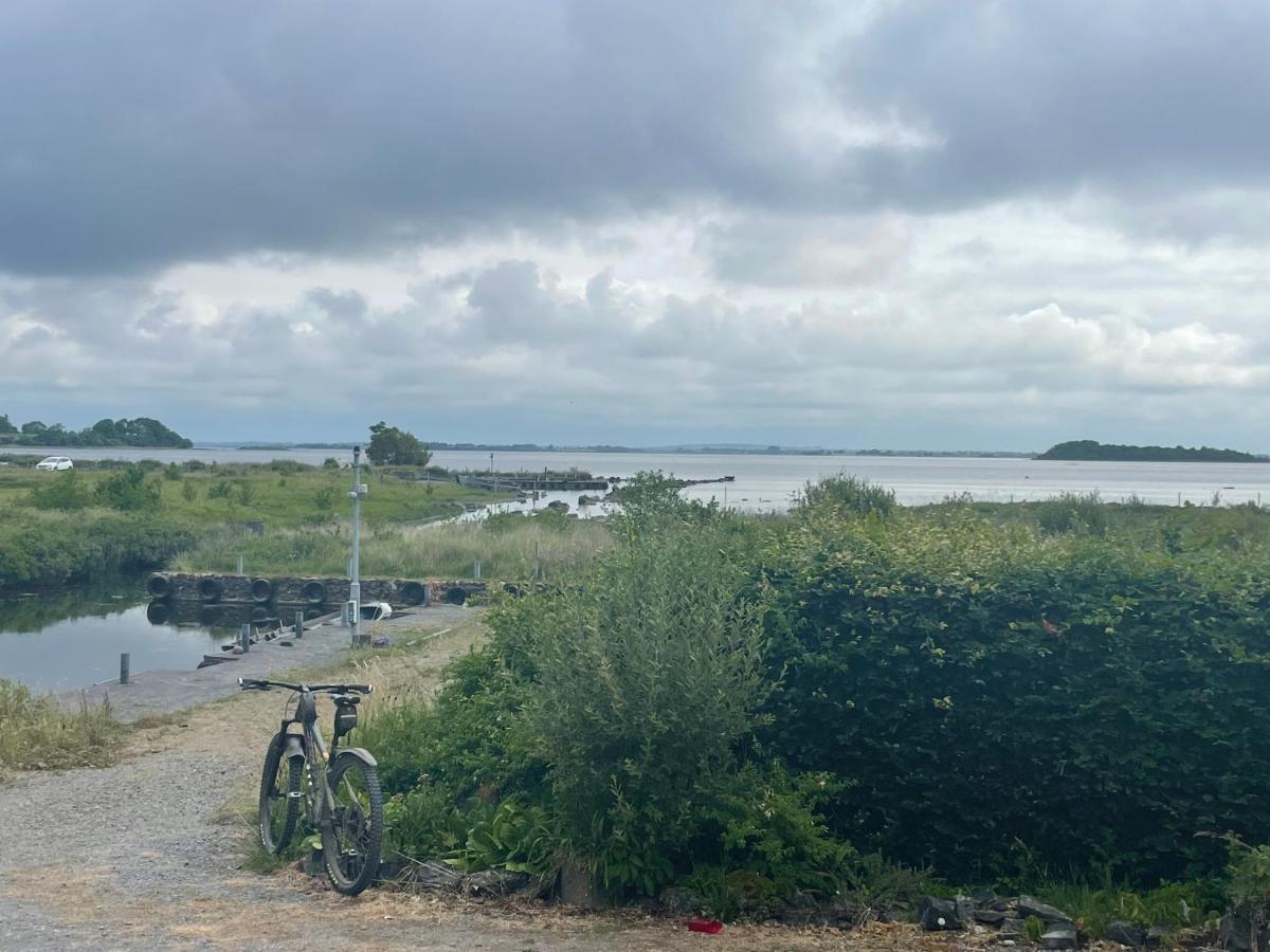 Lakeland Midsummer Lakehouse Oughterard Extérieur photo