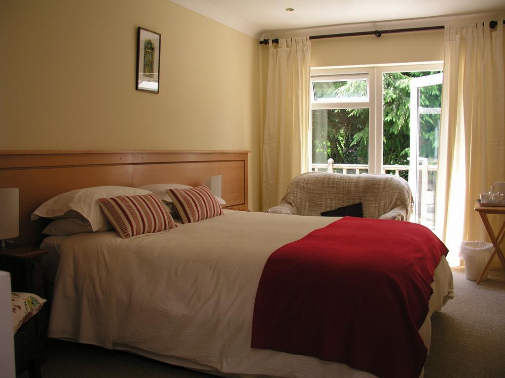 Lakeland Midsummer Lakehouse Oughterard Extérieur photo